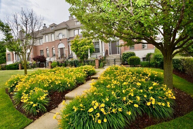 Building Photo - 1904 Alta Vista Ct