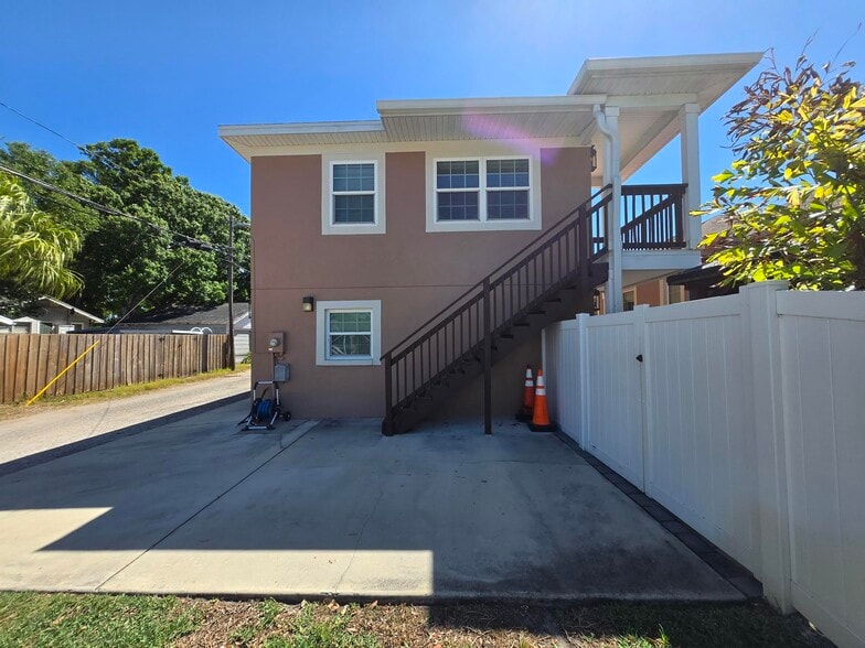 Building Photo - 2495 13th Ave N