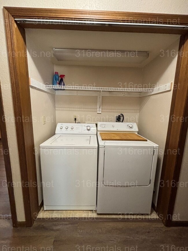 Building Photo - Three bed two bath house available now!
