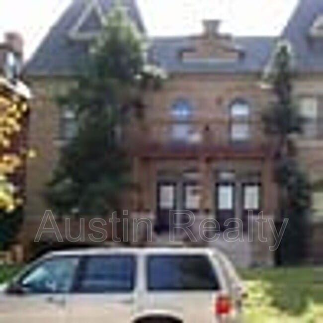 Primary Photo - 4398 McPherson Ave