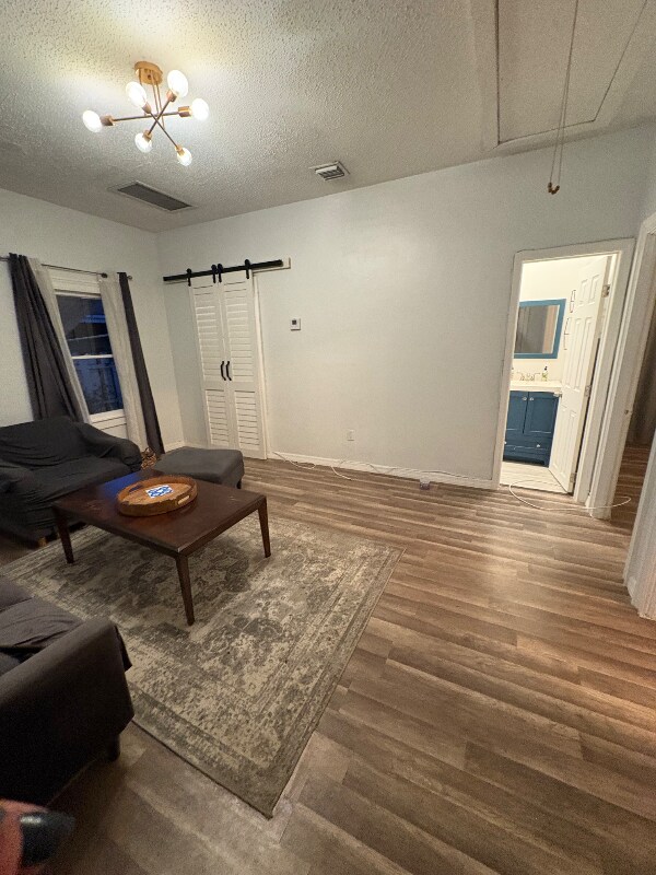 Building Photo - 624 S Pine St