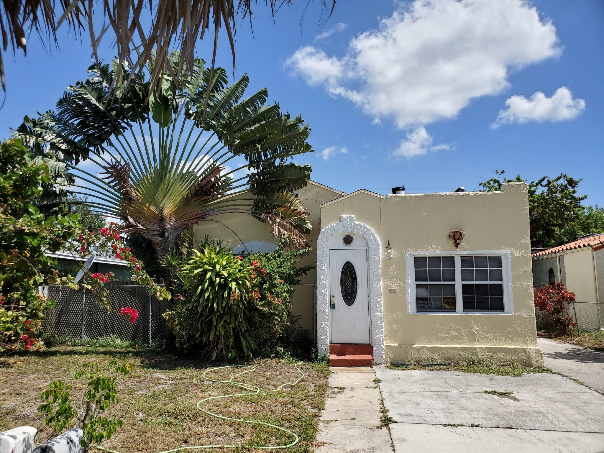 Building Photo - 613 El Prado