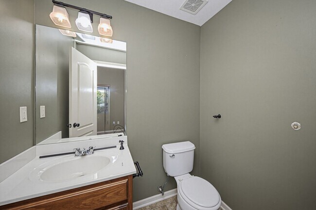 Building Photo - 2608 Brooke Bend