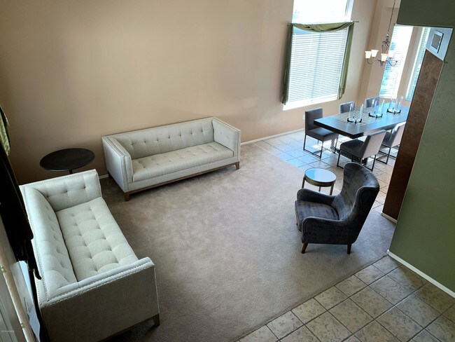 Building Photo - 4365 N Sunset Cliff Dr