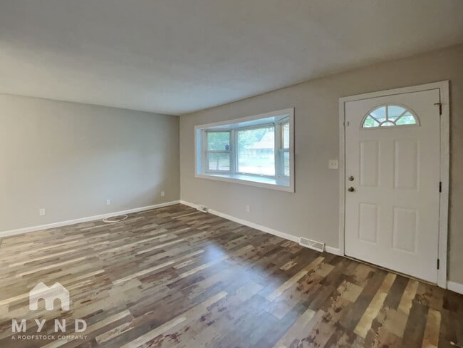 Building Photo - 4957 Betsy Dr