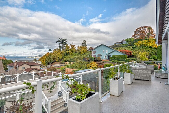 Building Photo - 2724 N Starr St