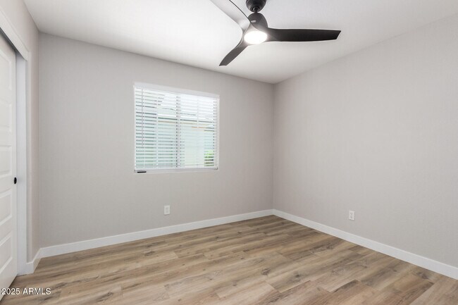 Building Photo - 3014 W Zachary Dr