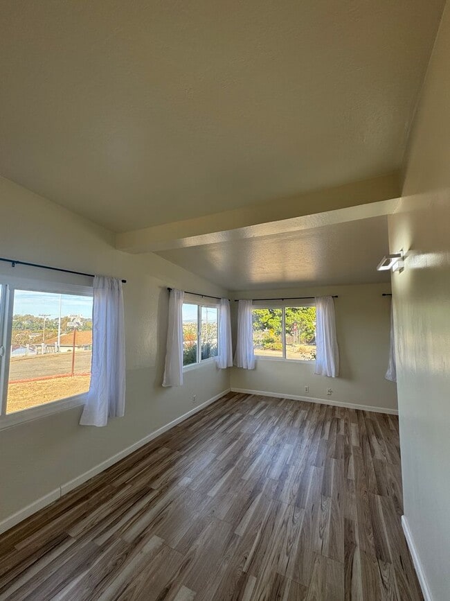 Building Photo - 103 Pueblo Way
