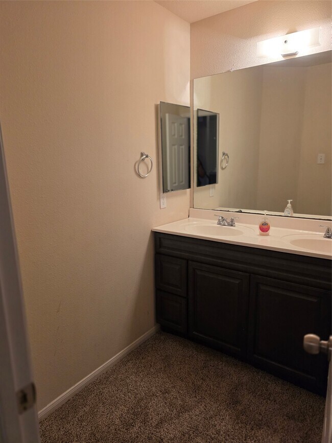 Building Photo - 12418 Greencanyon Dr