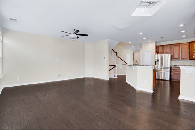 Building Photo - 9329 Lenox Pointe Dr