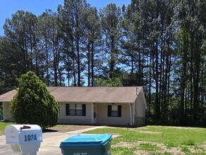 Building Photo - Charming 2-Bedroom Duplex in Hampton, GA with Spacious Layout and Modern Amenities!