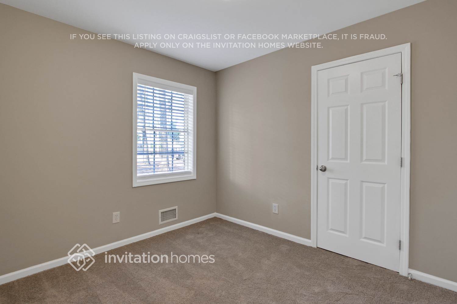 Building Photo - 5801 Oakleaf Dr
