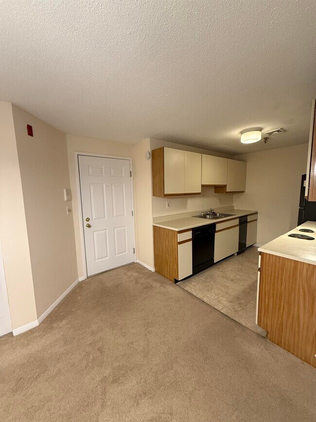 Building Photo - 425 Abbott Farm Ln