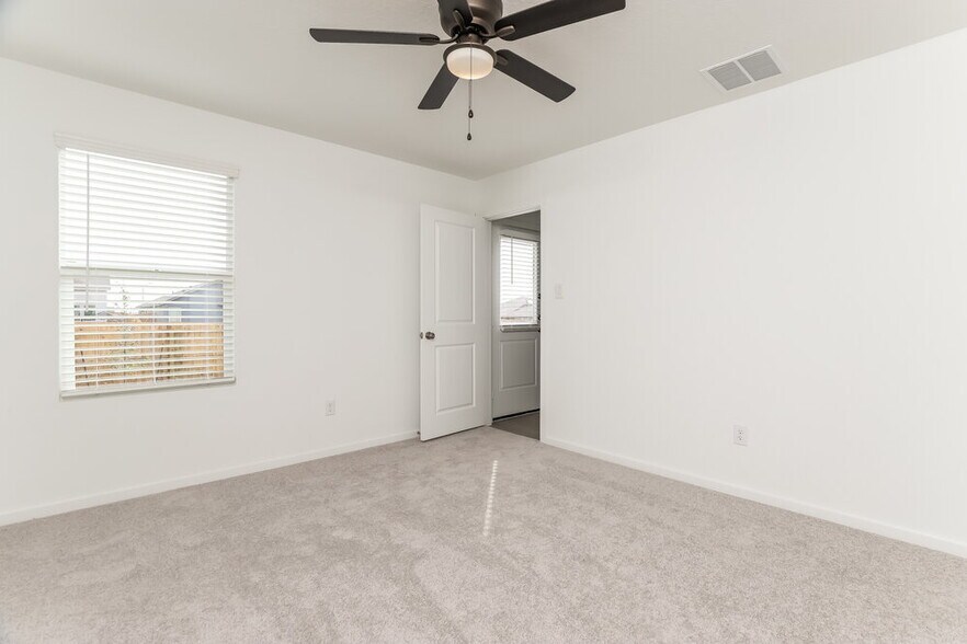 Building Photo - 2210 Burnet Rose