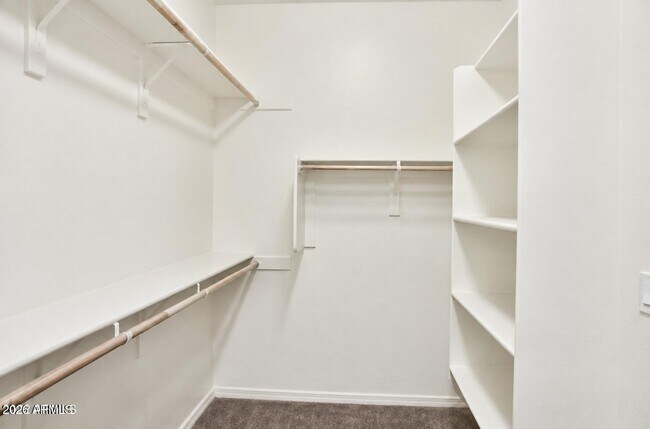 Building Photo - 2834 E Aloe Pl