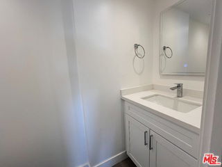 Building Photo - 10390 Wilshire Blvd