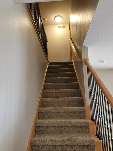 Building Photo - 2900 SE Glenstone Dr