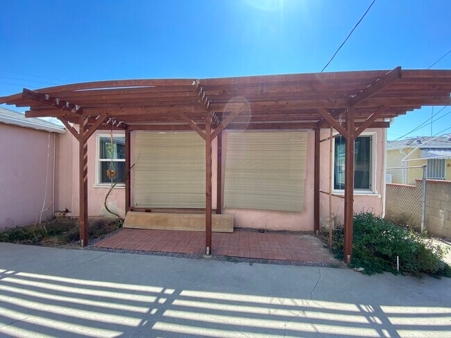 Backyard - 525 El Mercado Ave