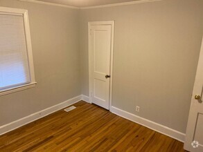 Building Photo - Rosewood Bungalow