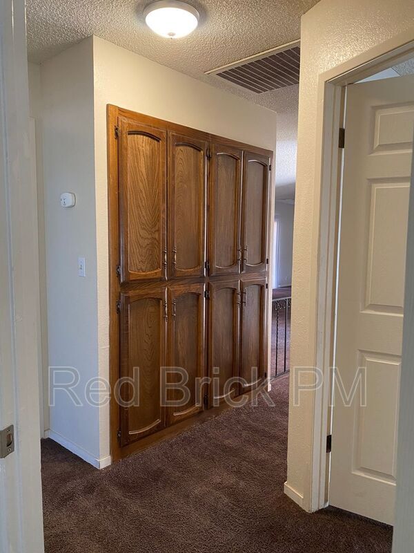 Building Photo - 2998 Sequoia Dr