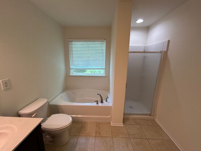 Building Photo - 3 Bedroom | 2.5 Bath Home in Raleigh - Fen...