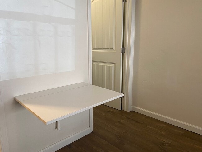 Building Photo - 3047.5 Macaulay St