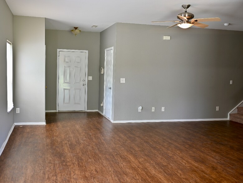 Building Photo - 7404 Loyalist St