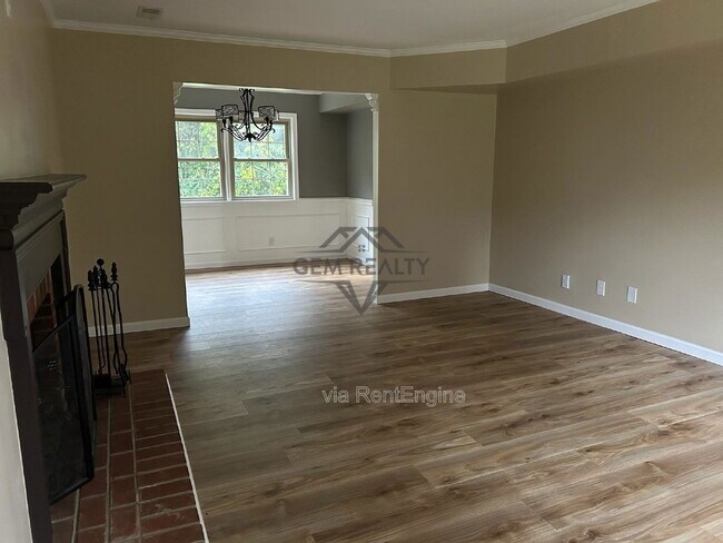 Building Photo - 100 Kendallwood Dr