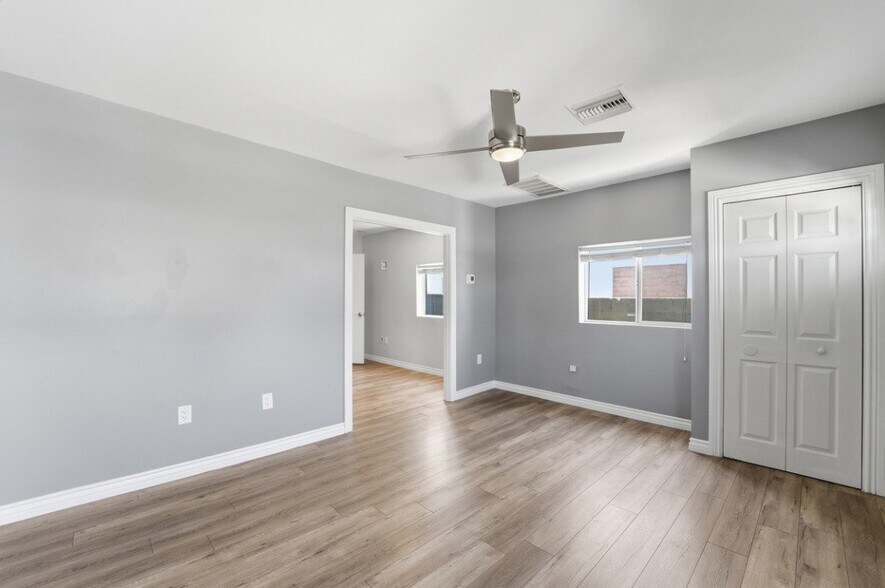 Building Photo - 1031 E Roosevelt St