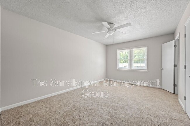 Building Photo - 119 Langley Dr