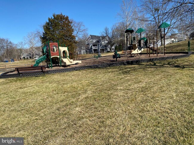 Building Photo - 5833 Orchard Hill Ct