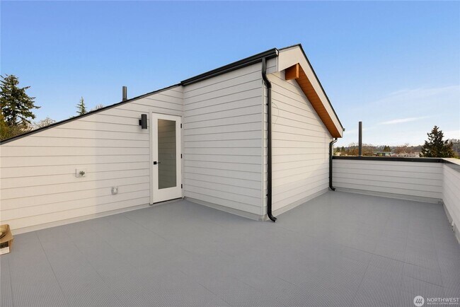 Building Photo - 3Bd/3.25Ba Seattle House