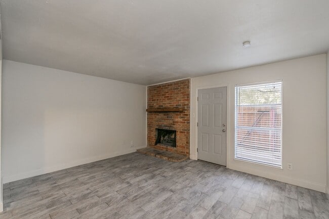 Building Photo - 7604 Chapin Rd
