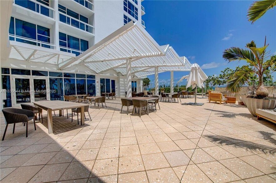 Building Photo - 6899 Collins Ave