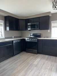 Building Photo - 3 bedroom home