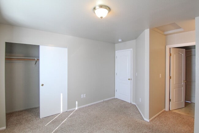 Building Photo - 1440 Serrano Pl