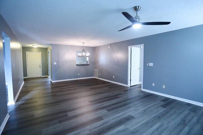 Building Photo - 209 Elkhorn Green Pl
