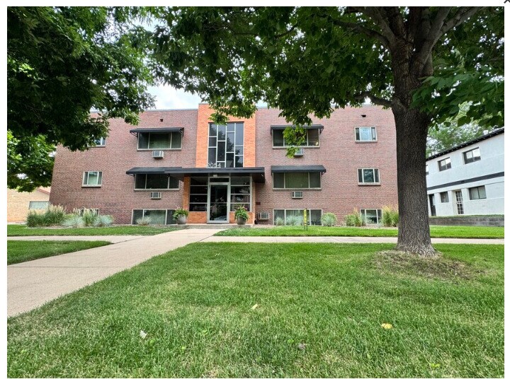 Building Photo - 2054 S Milwaukee St