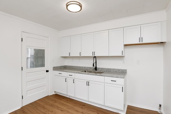 Building Photo - 6838 Republic