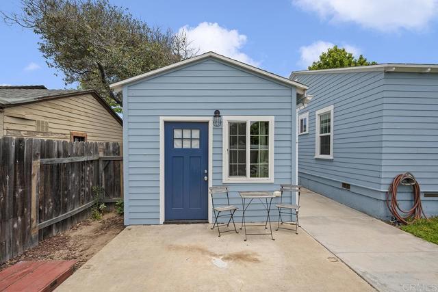 Building Photo - 586 Del Mar Ave