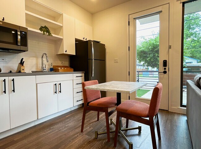 Building Photo - 49 Navasota St