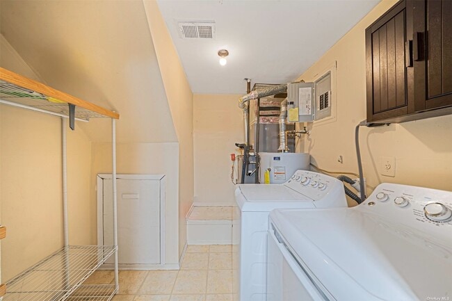 Building Photo - 339 Birchwood Rd