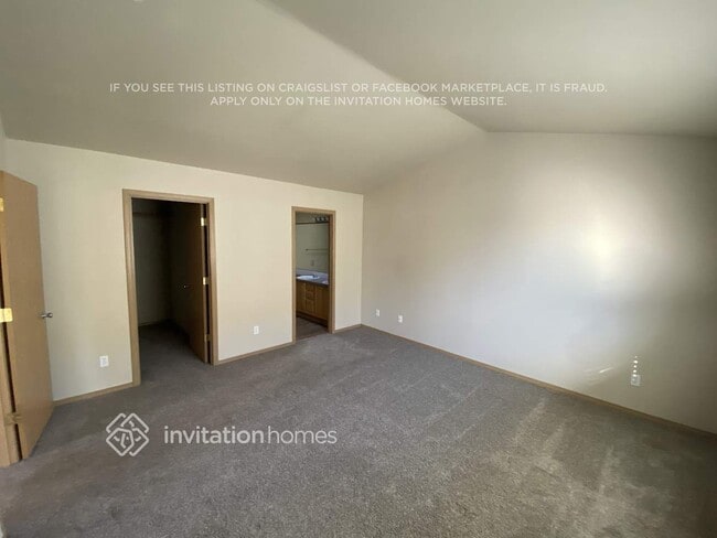 Building Photo - 17902 Panorama Blvd E