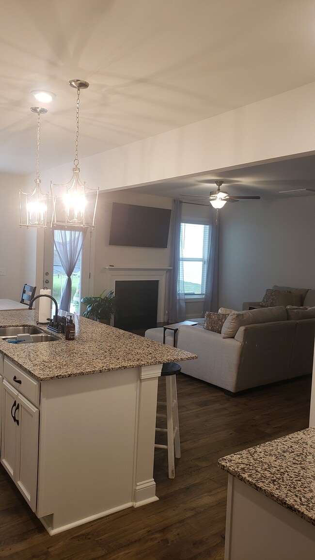 Building Photo - 413 Marietta Ln