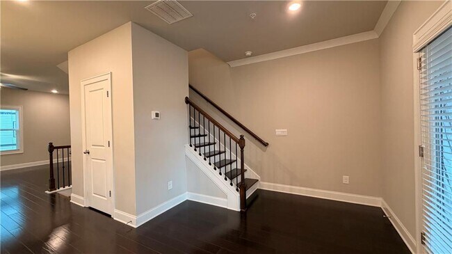 Building Photo - 1012 Knoxboro Ln