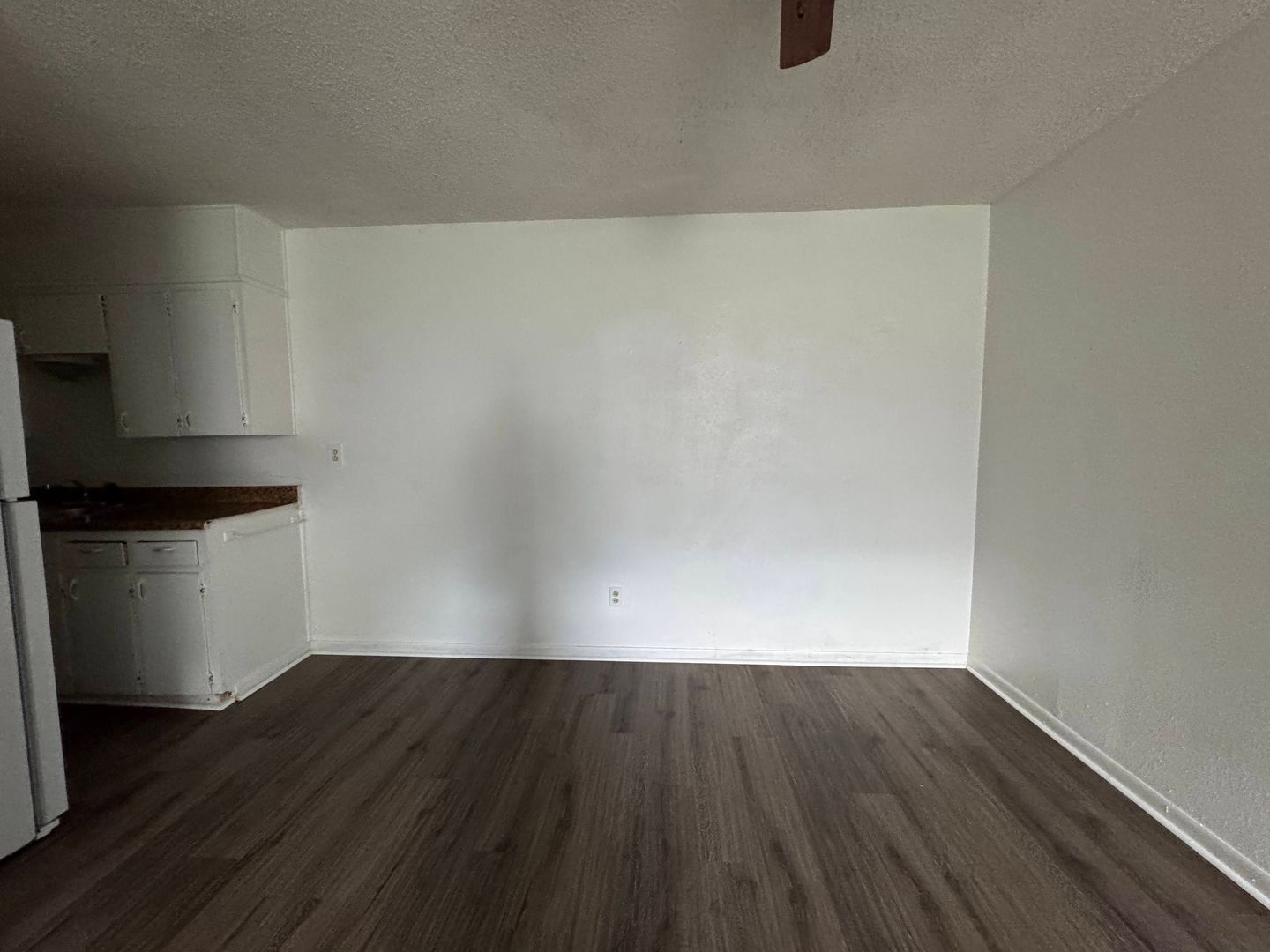 Building Photo - 505 Sunset Ln