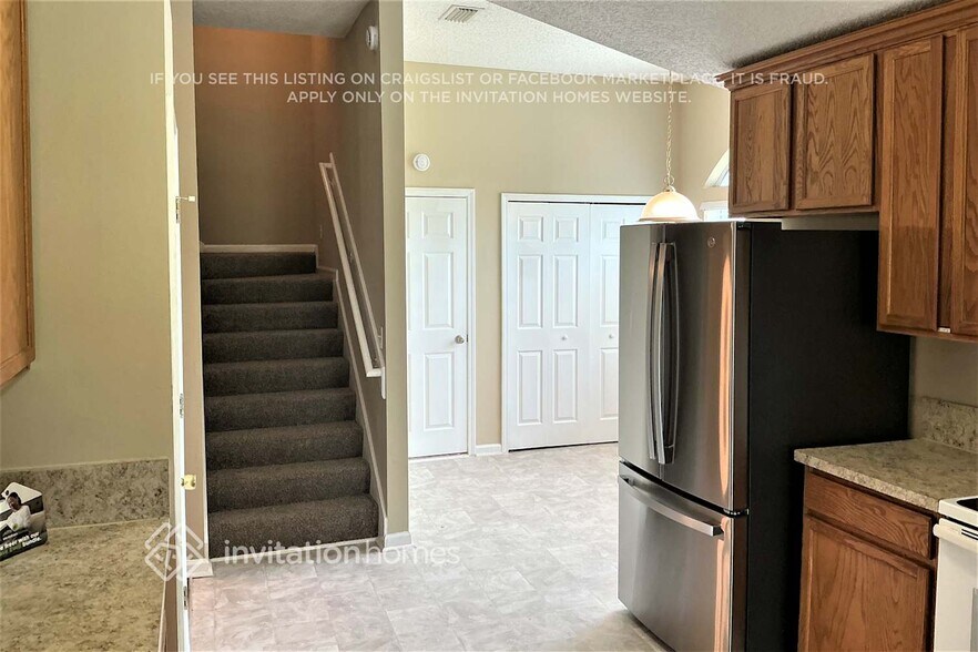 Building Photo - 13742 Fish Eagle Dr W
