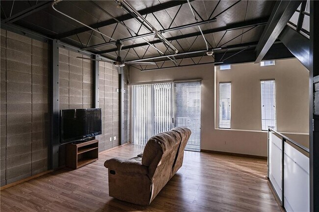 Building Photo - 4801 S Congress Ave