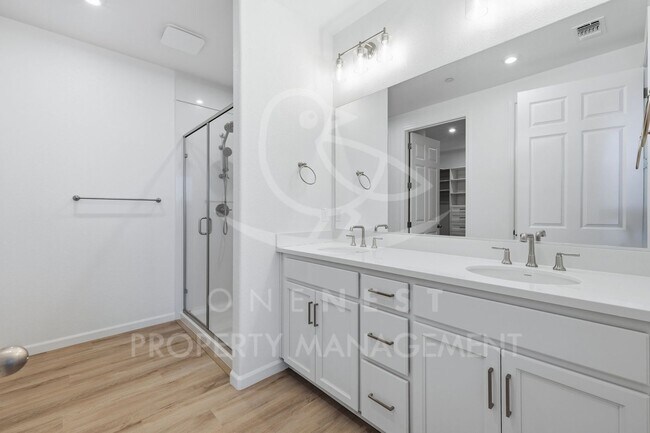 Building Photo - 4-bedroom, 2-bathroom home in the sought-after Seasons at Riverton South community in Plumas Lake