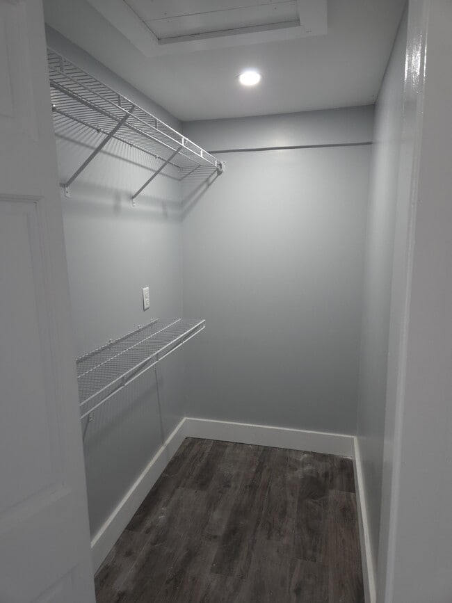 Building Photo - 1109 S Calumet St